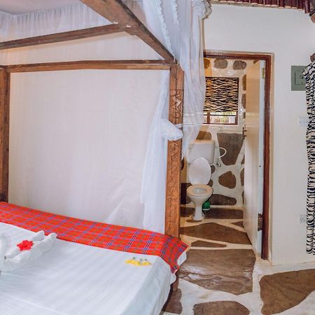 Kijani Cottages In Diani Diani Beach Exteriör bild