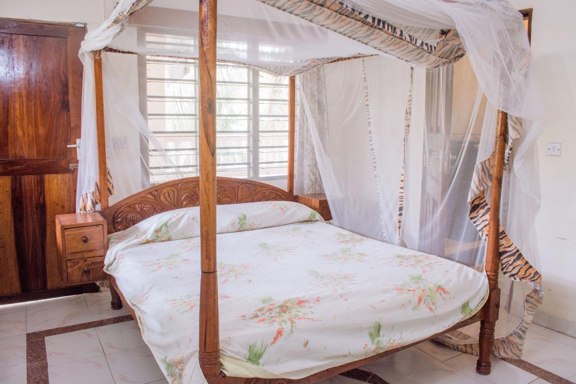 Kijani Cottages In Diani Diani Beach Exteriör bild