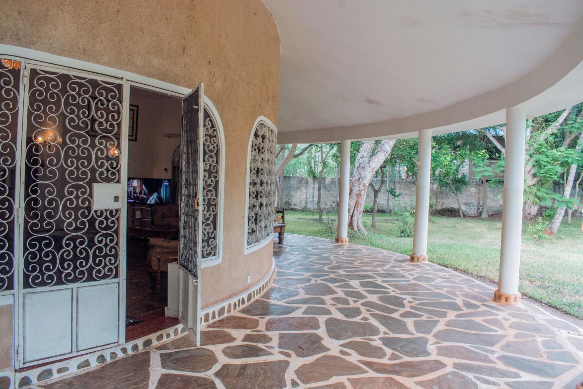 Kijani Cottages In Diani Diani Beach Exteriör bild