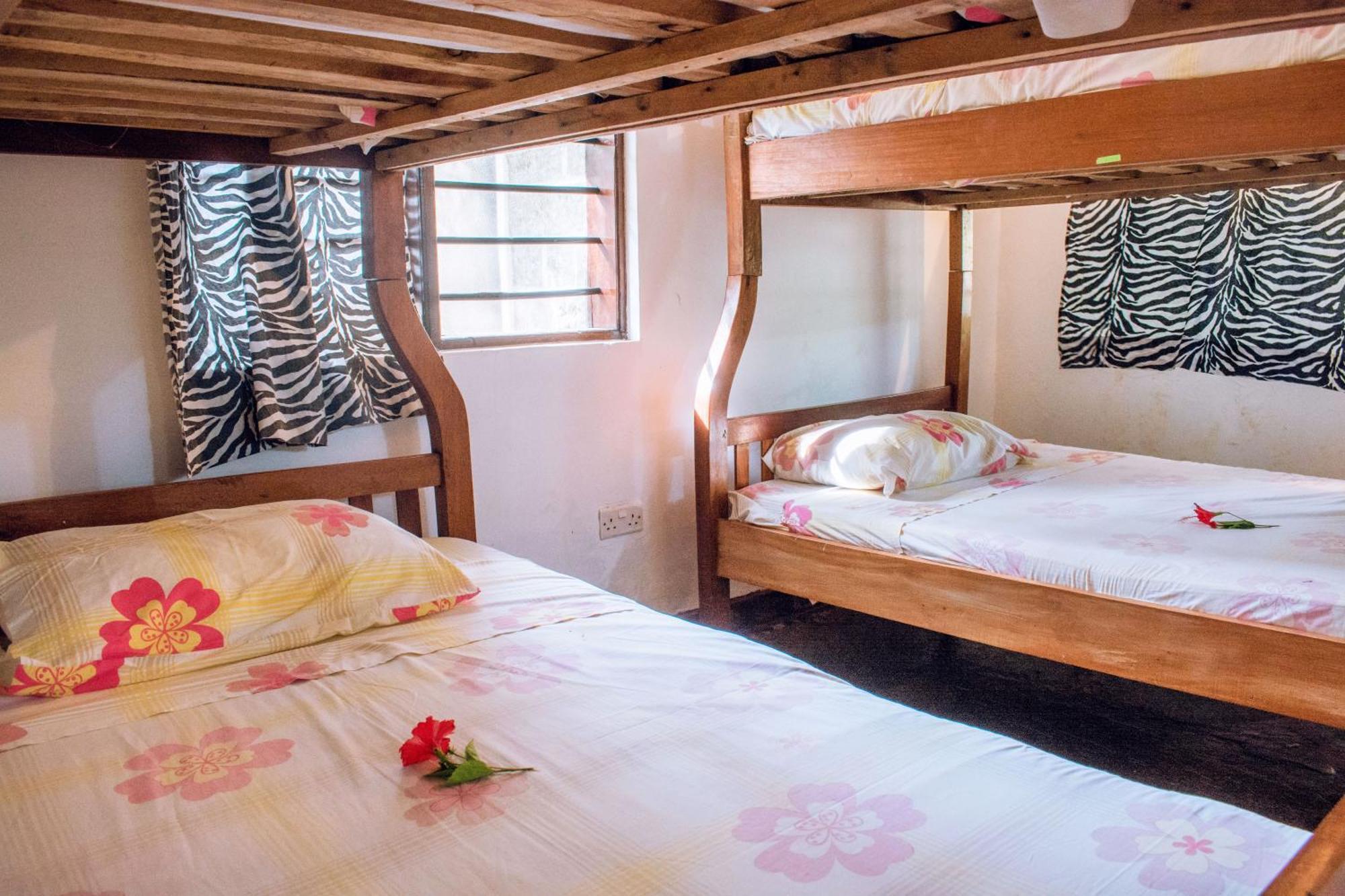 Kijani Cottages In Diani Diani Beach Exteriör bild