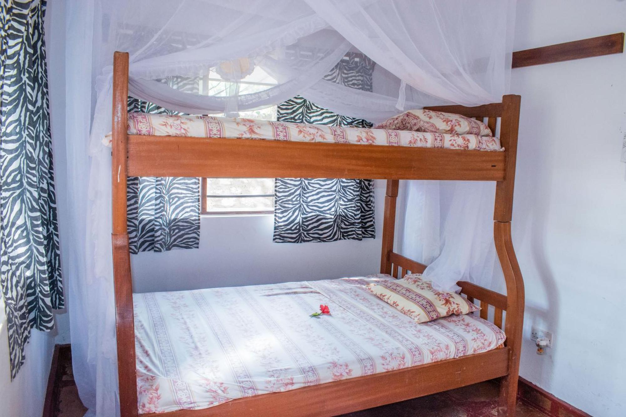 Kijani Cottages In Diani Diani Beach Exteriör bild