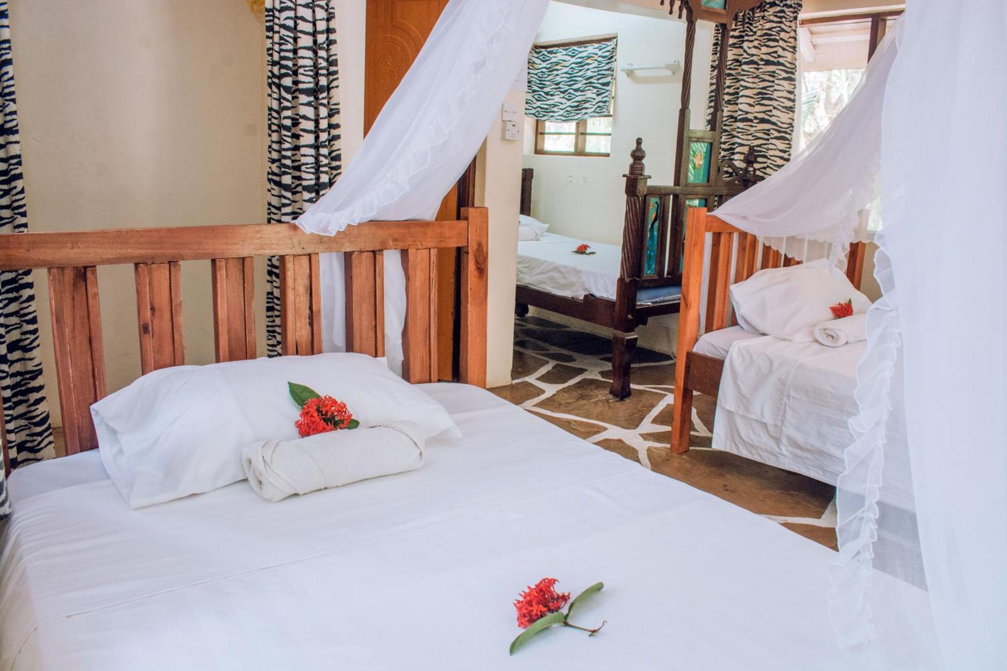 Kijani Cottages In Diani Diani Beach Exteriör bild