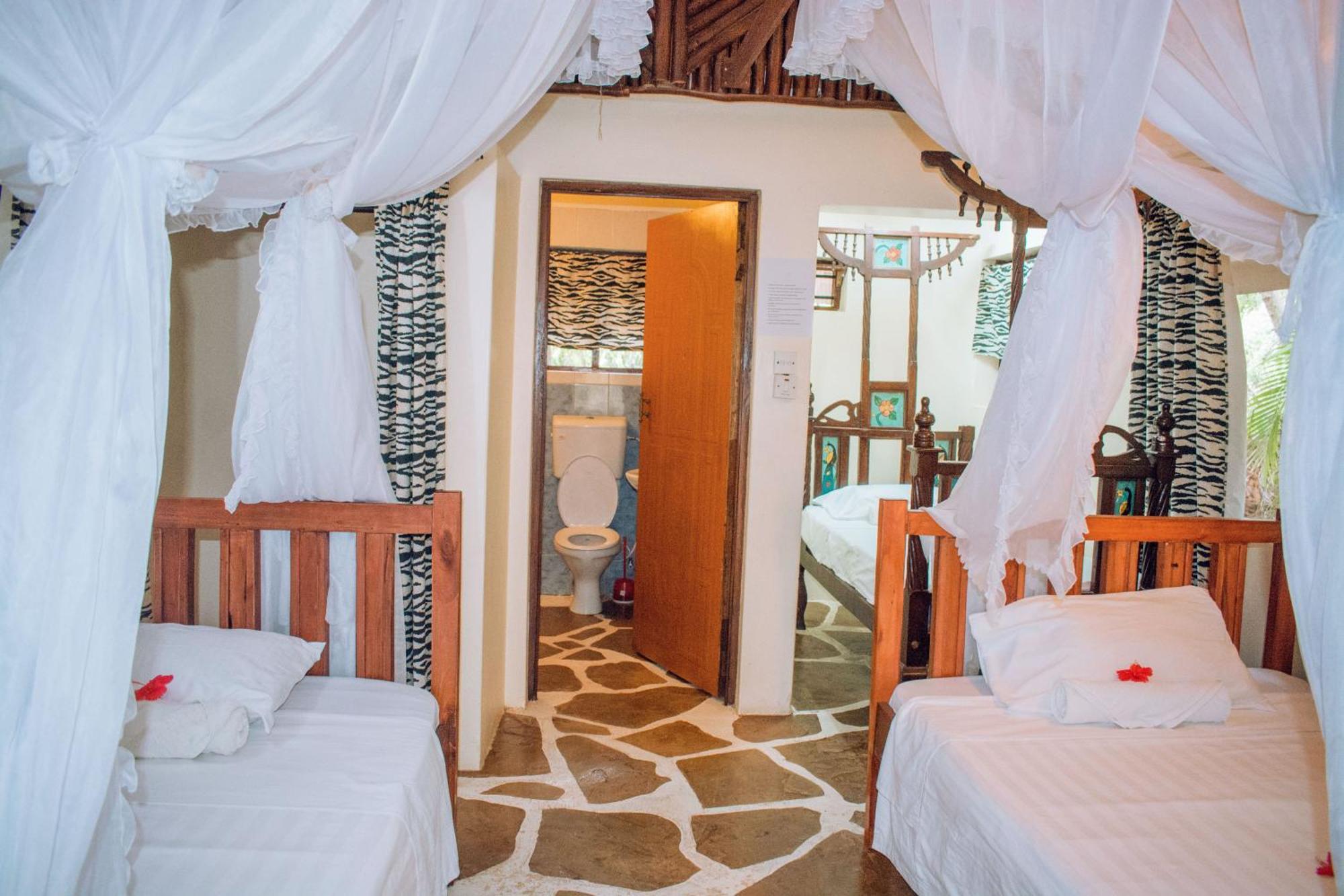 Kijani Cottages In Diani Diani Beach Exteriör bild