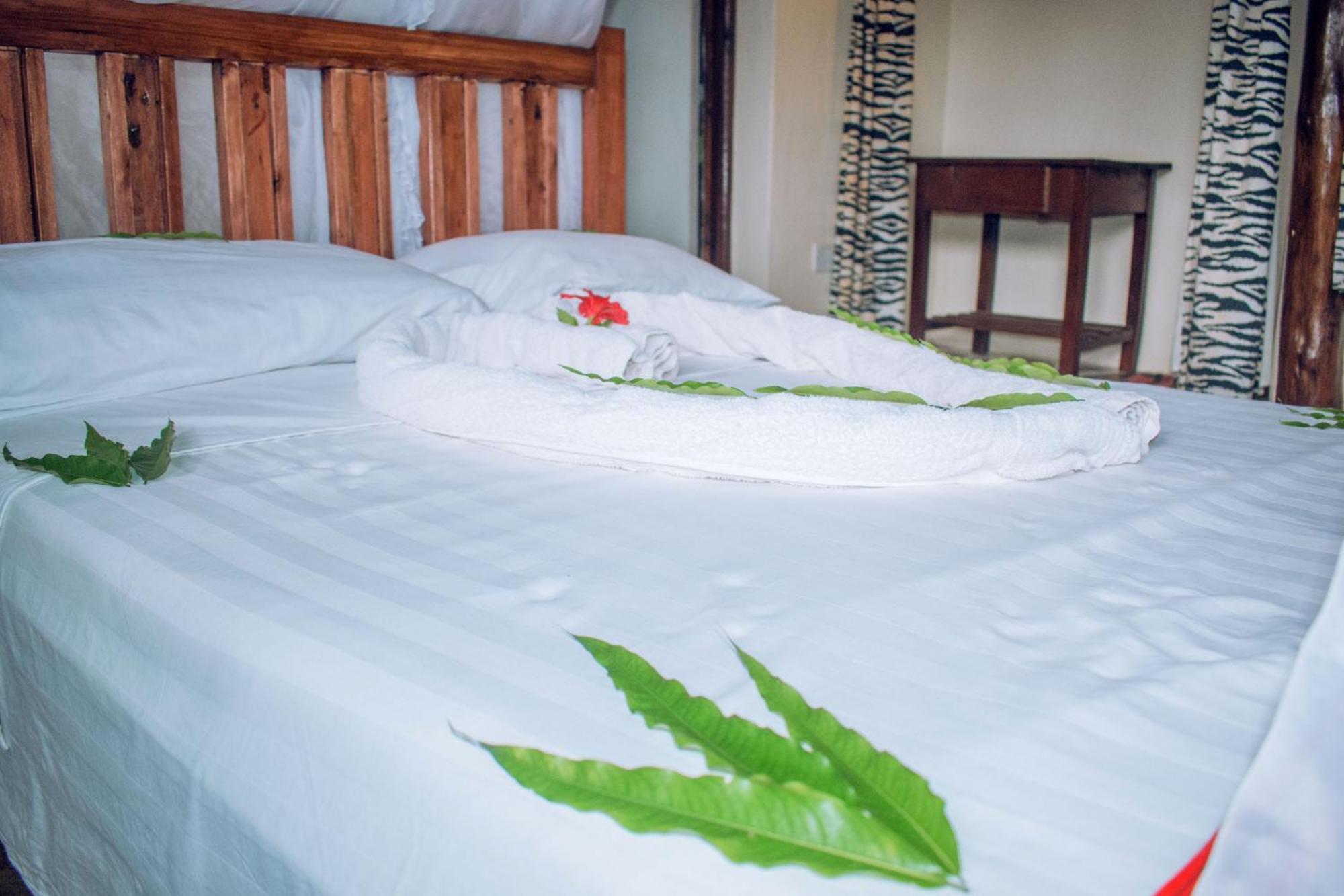 Kijani Cottages In Diani Diani Beach Exteriör bild