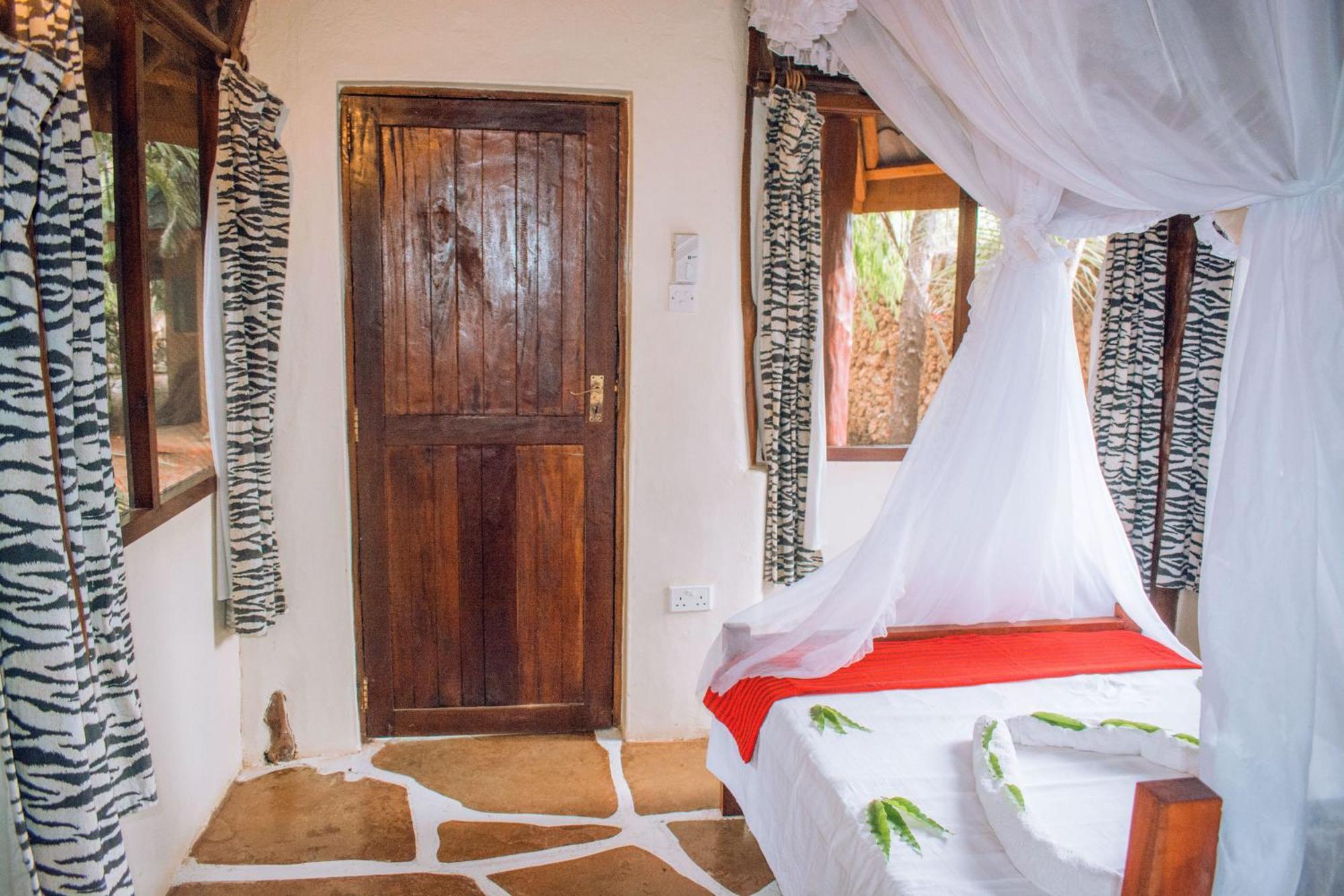 Kijani Cottages In Diani Diani Beach Exteriör bild