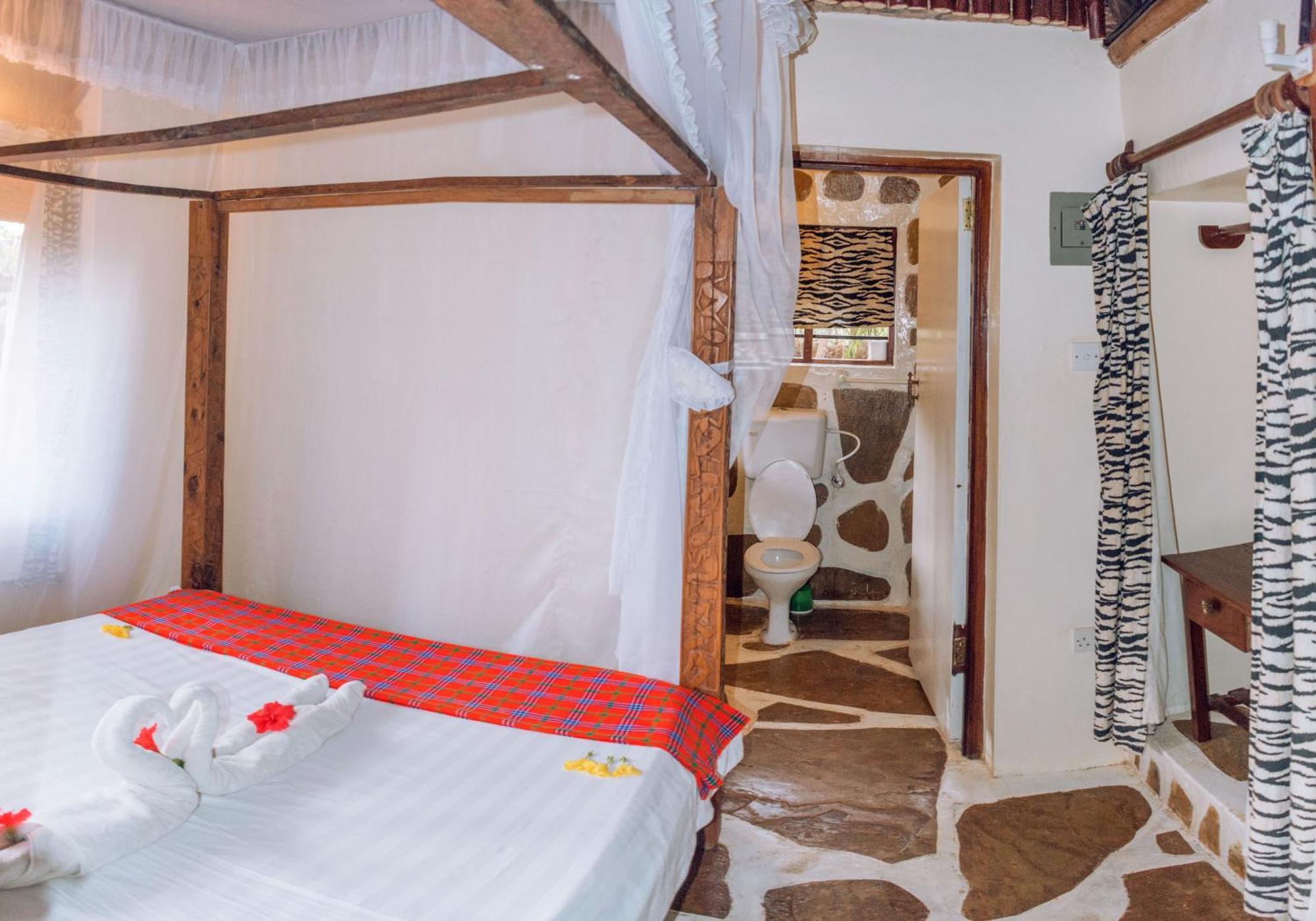 Kijani Cottages In Diani Diani Beach Exteriör bild