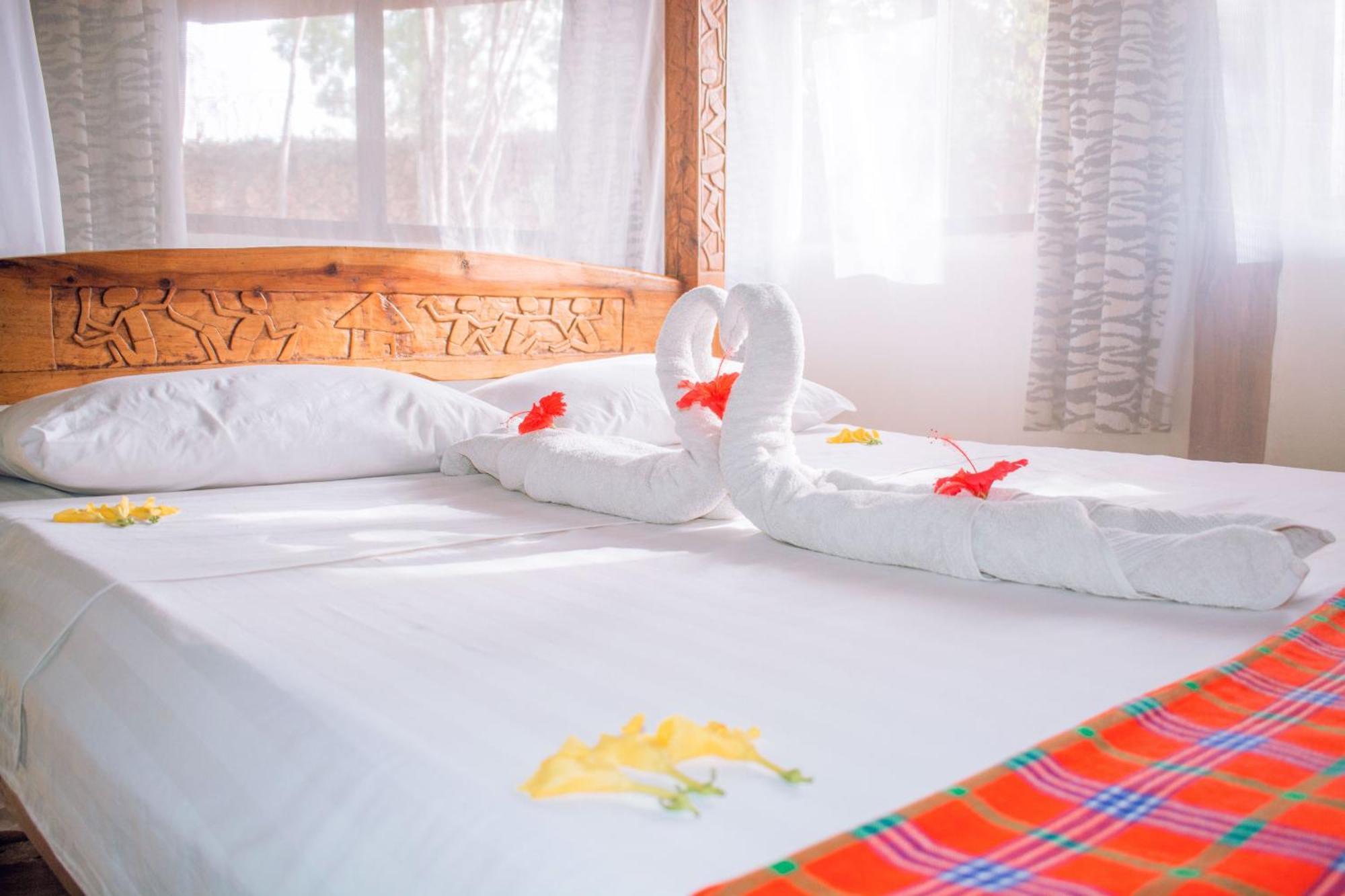 Kijani Cottages In Diani Diani Beach Exteriör bild